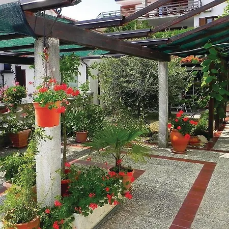 Stunning In With 2 Bedrooms And Wifi Lucija