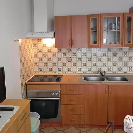 Lejlighed Stunning In With 2 Bedrooms And Wifi Lucija