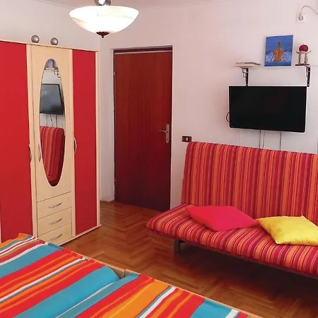 Stunning In With 2 Bedrooms And Wifi Lucija