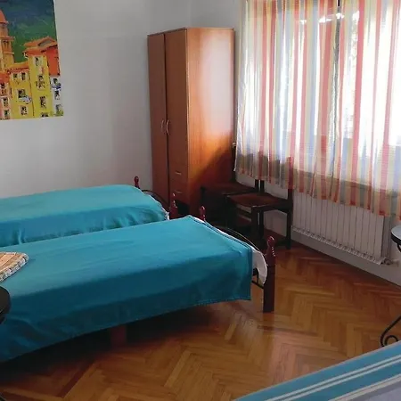 Stunning In With 2 Bedrooms And Wifi * 루치야